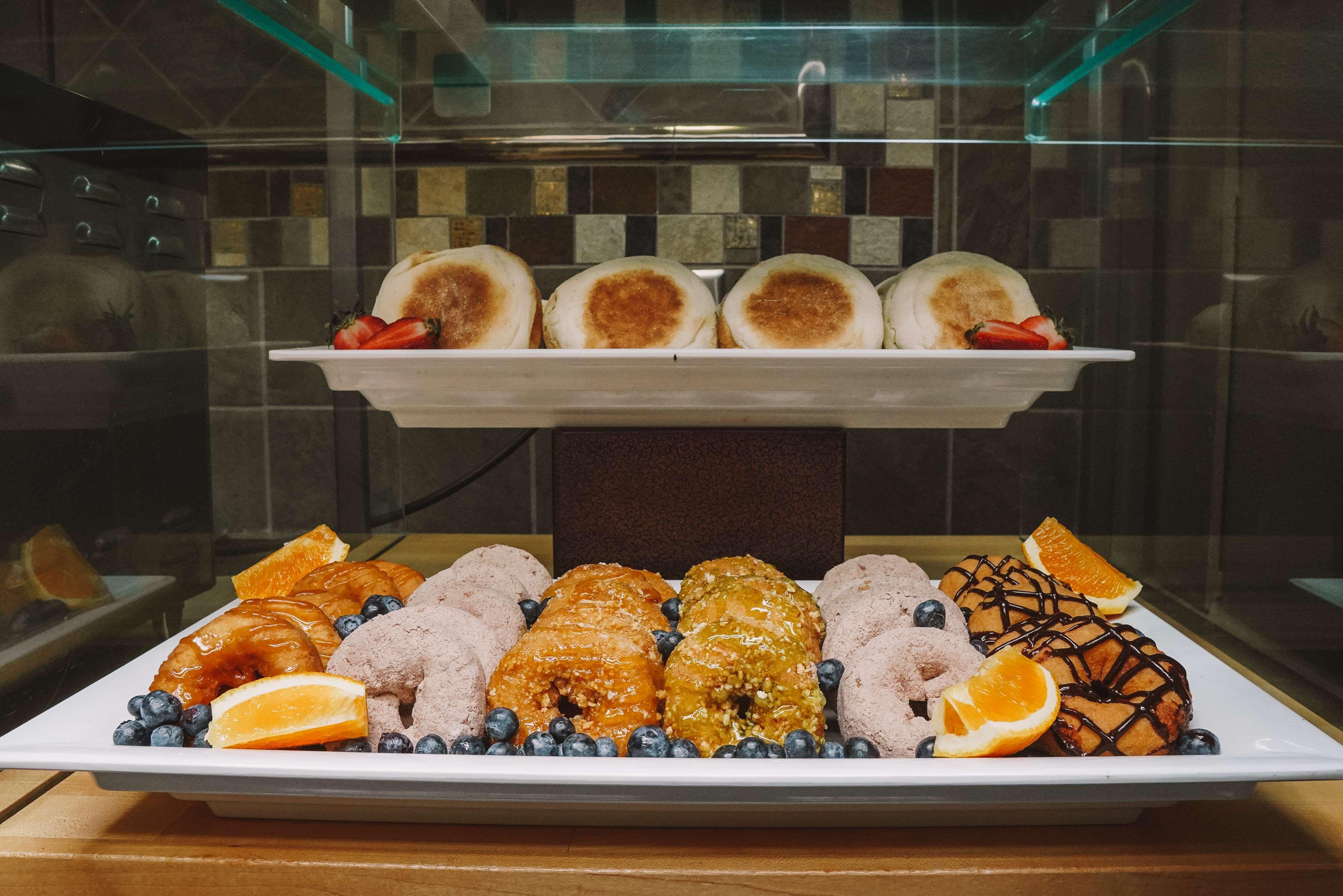 Embassy Suites Lubbock Ngoại thất bức ảnh